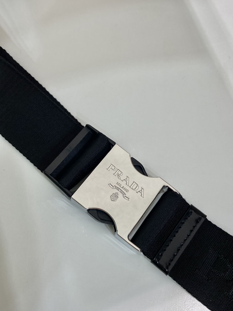 Pra*a waist chest packs